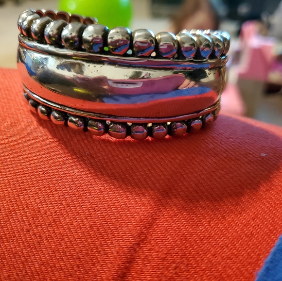 Silver cuff - Picture 2 of 3